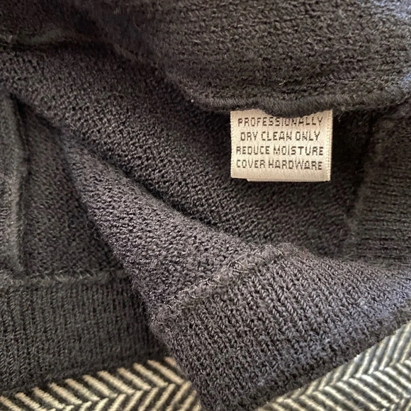 ST John Basics Santana black knit blazer with gold buttons size 10 - Picture 5 of 8